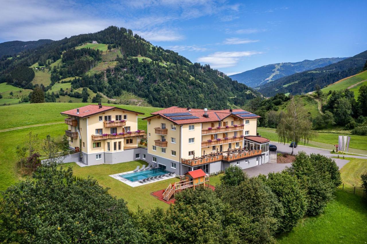 Der Alpenblick Hotel Санкт Йохан им Понгау Екстериор снимка