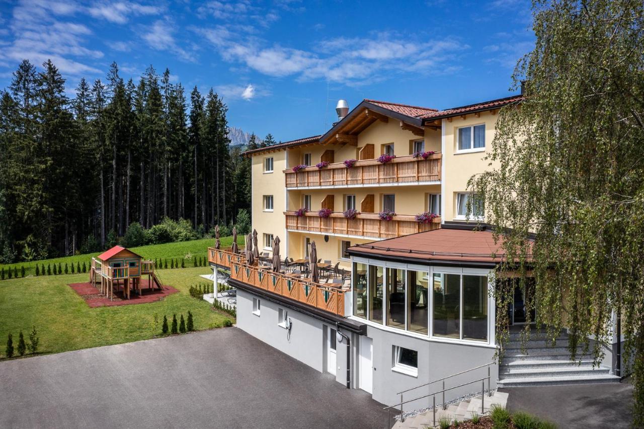 Der Alpenblick Hotel Санкт Йохан им Понгау Екстериор снимка