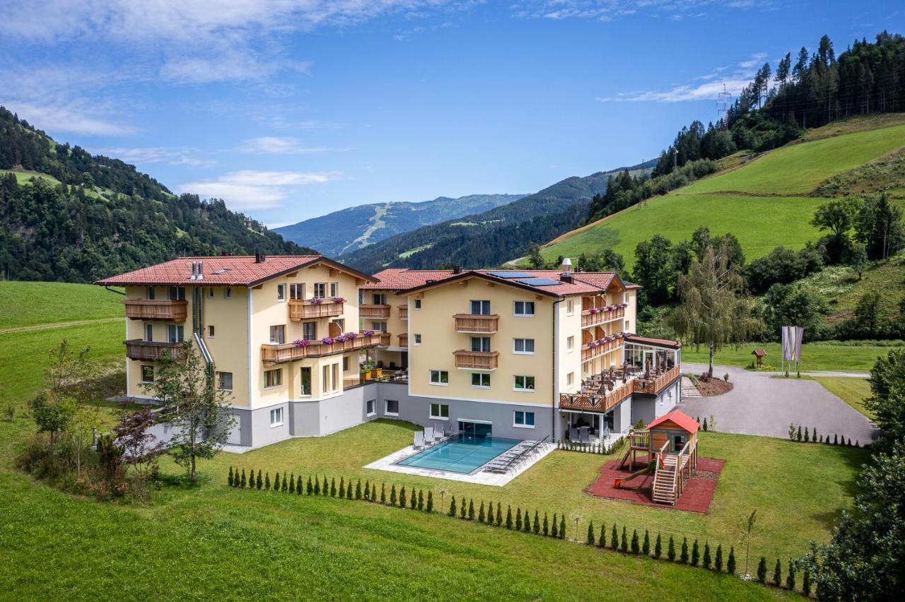 Der Alpenblick Hotel Санкт Йохан им Понгау Екстериор снимка